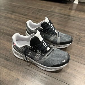 On Cloudgo Size 10.5